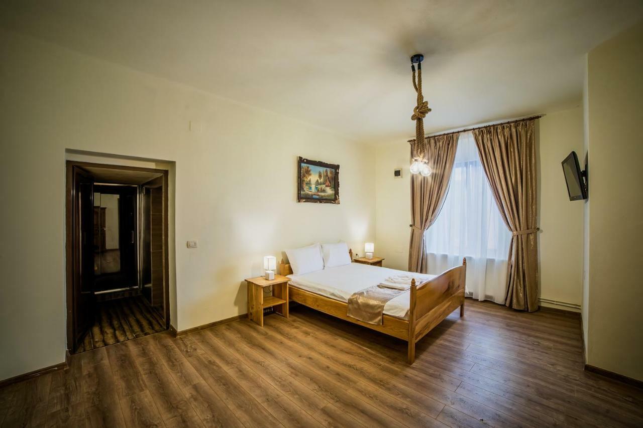 La Maisonnette Brasov Bagian luar foto
